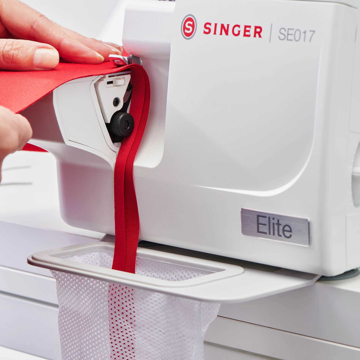 SINGER SE017 Elite Serger - official product image 4