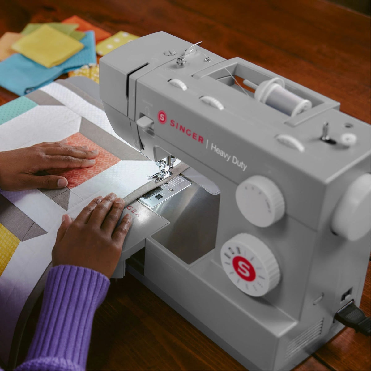 SINGER Heavy Duty 4411 Sewing Machine - official product image 2