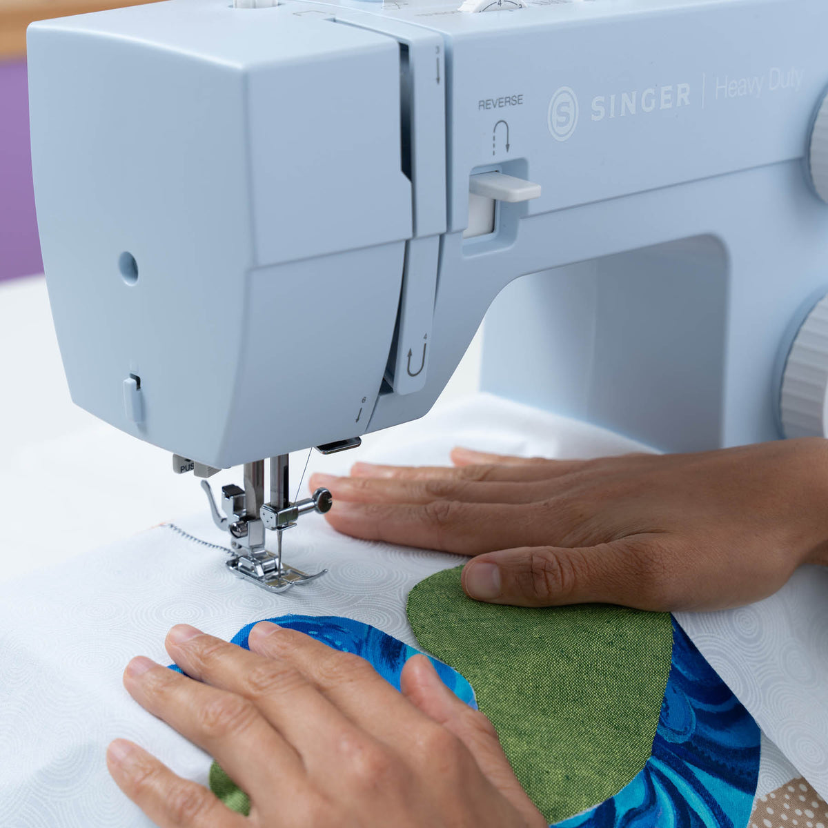 SINGER Heavy Duty 4423 Meltwater Blue Sewing Machine - official product image 4