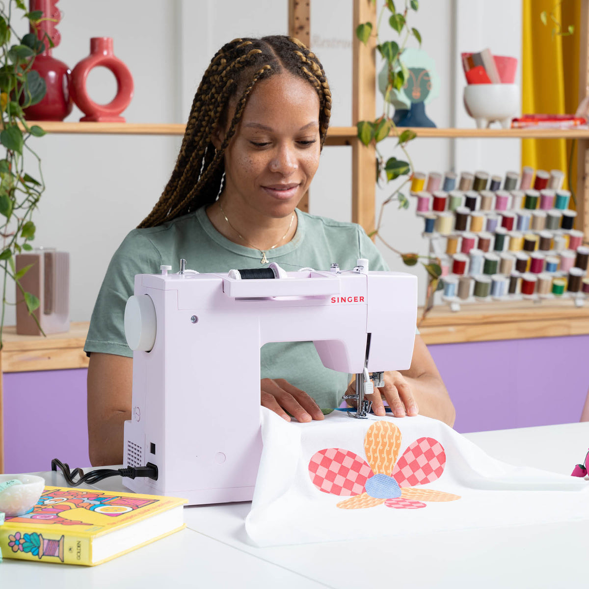SINGER Heavy Duty 4452 Rosewater Pink Sewing Machine - official product image 2