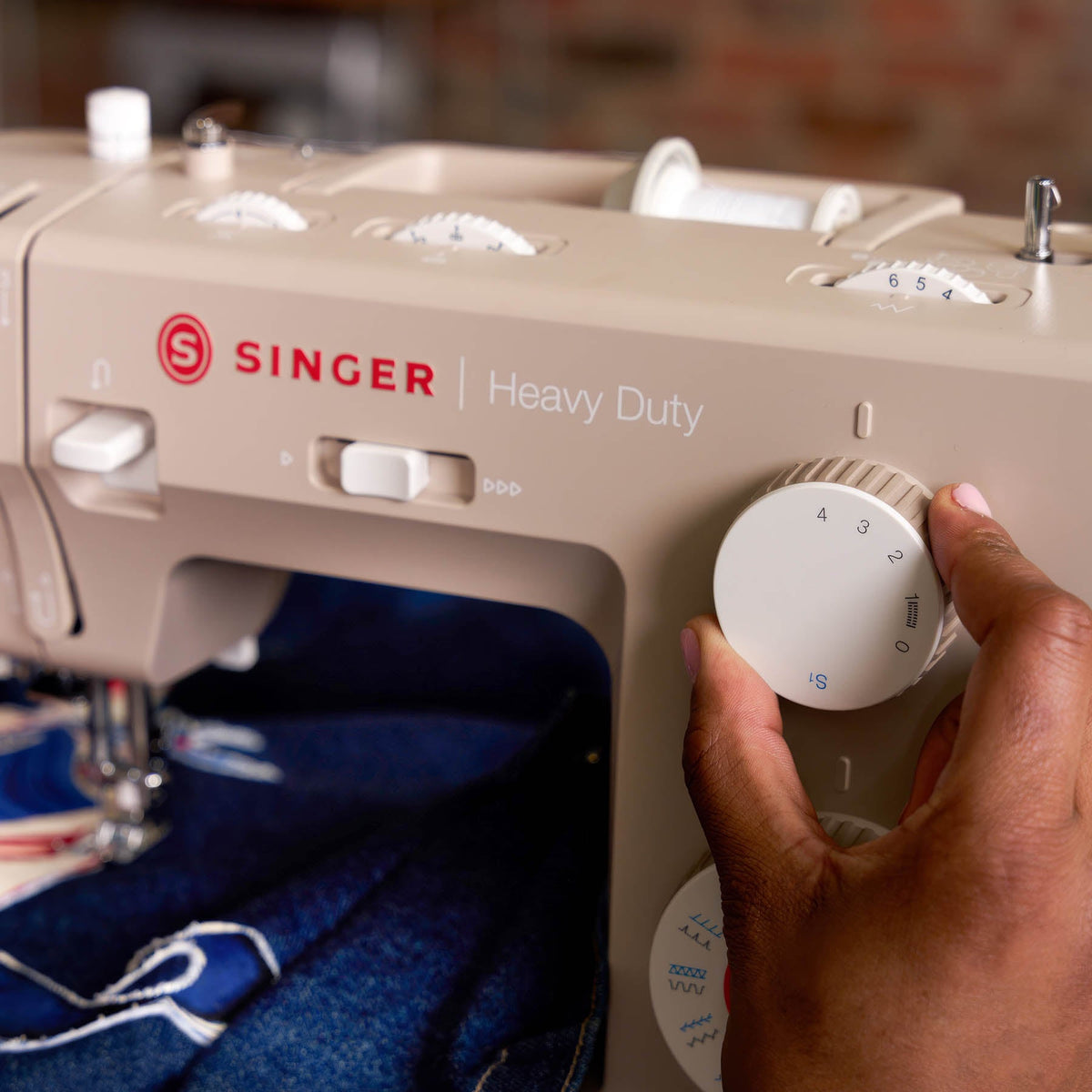 SINGER Heavy Duty 4523 Next Evolution Beige Sewing Machine - official product image 6