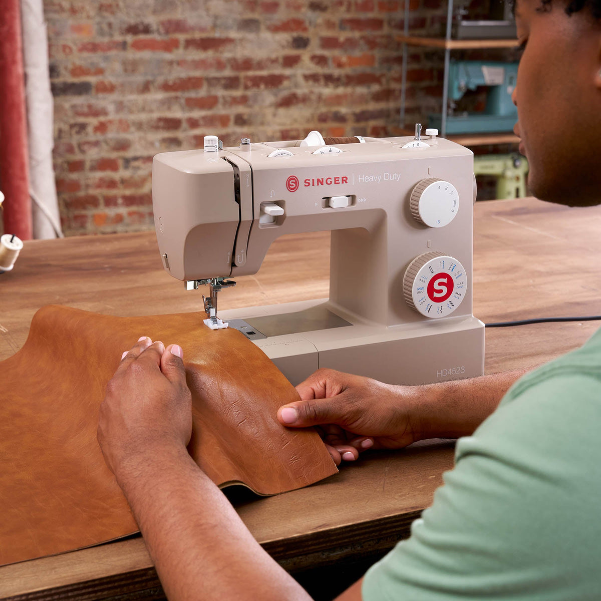 SINGER Heavy Duty 4523 Next Evolution Beige Sewing Machine & Hard Case Bundle - official product image 7