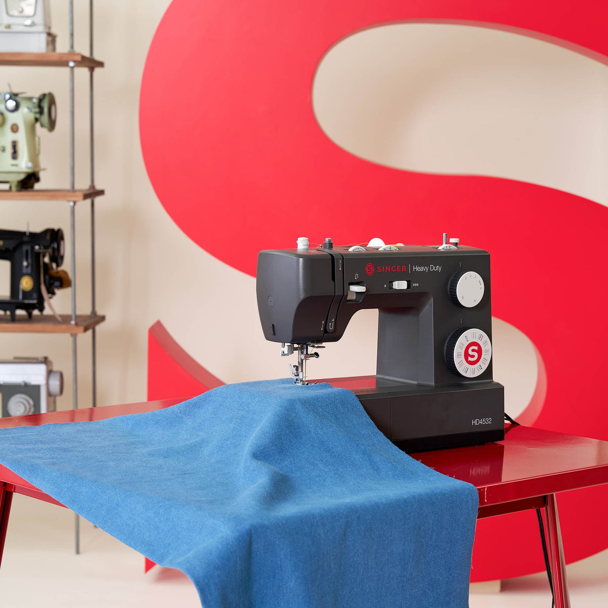 SINGER Heavy Duty 4532 Next Evolution Charcoal Sewing Machine - official product image 4