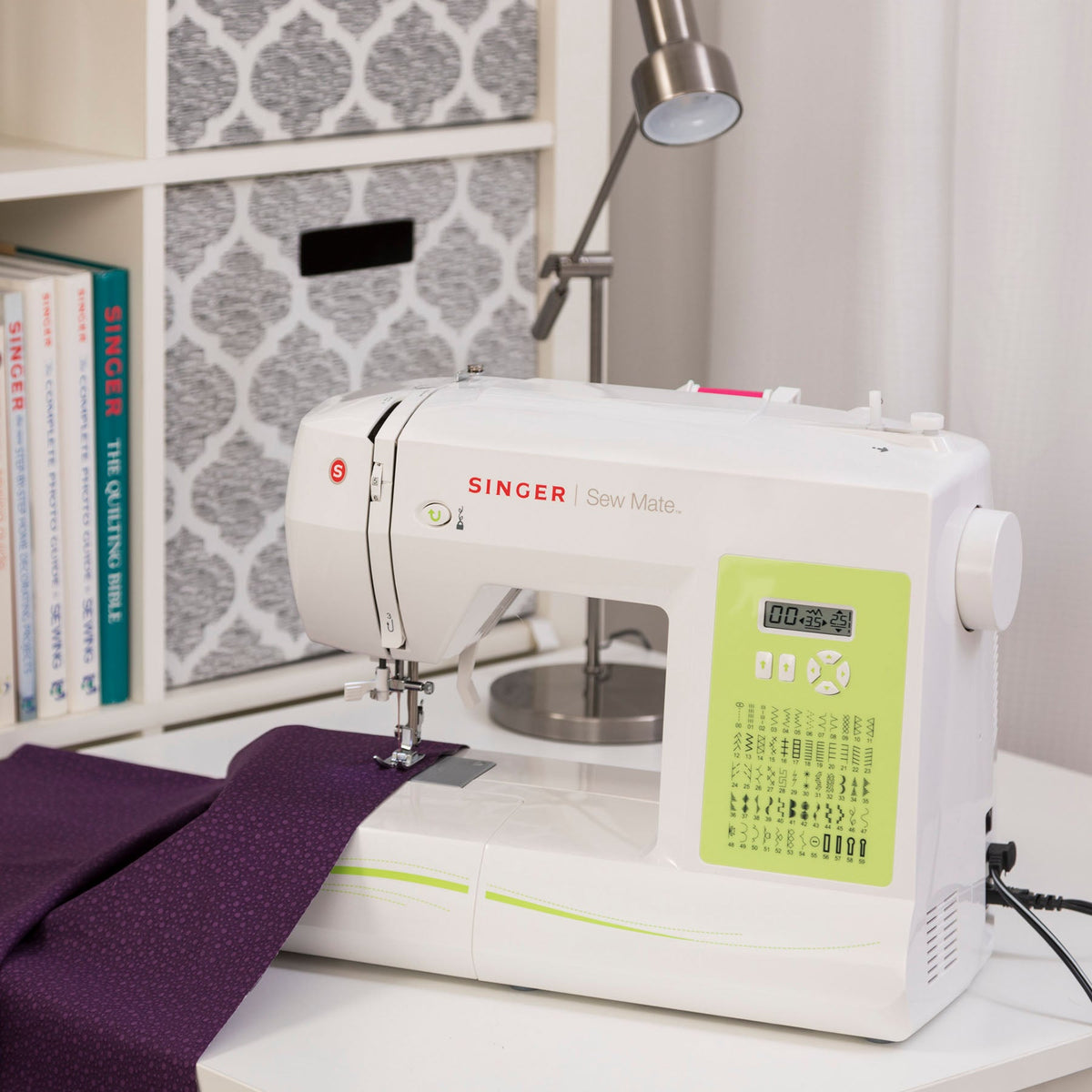 SINGER Sew Mate 5400 Sewing Machine - official product image 2