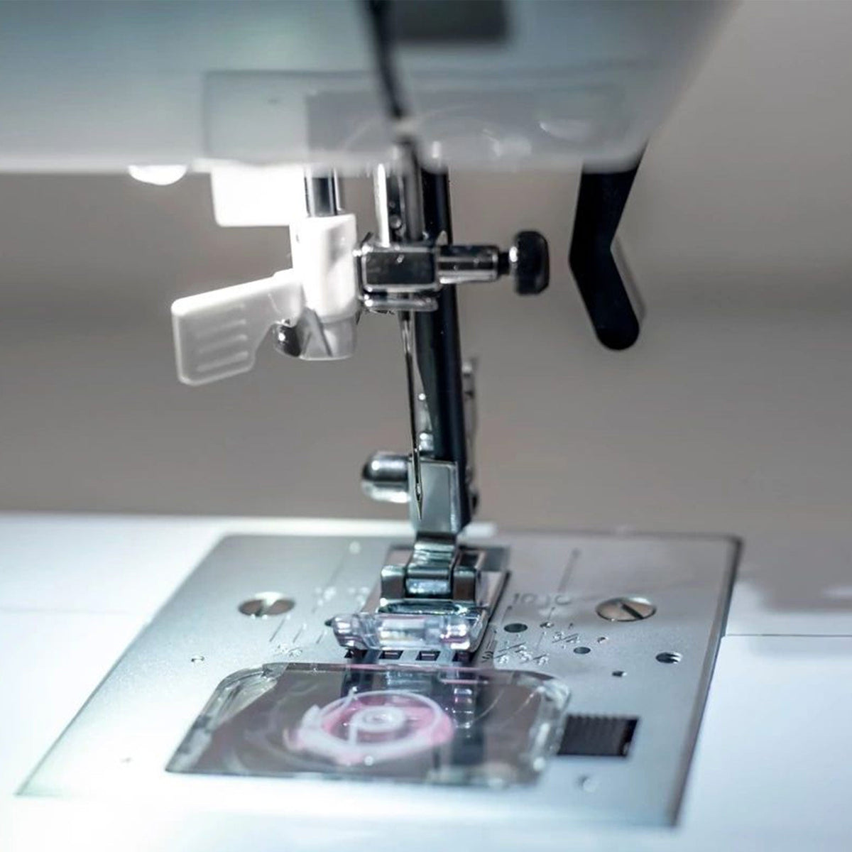 SINGER SC220 Sewing Machine - official product image 6
