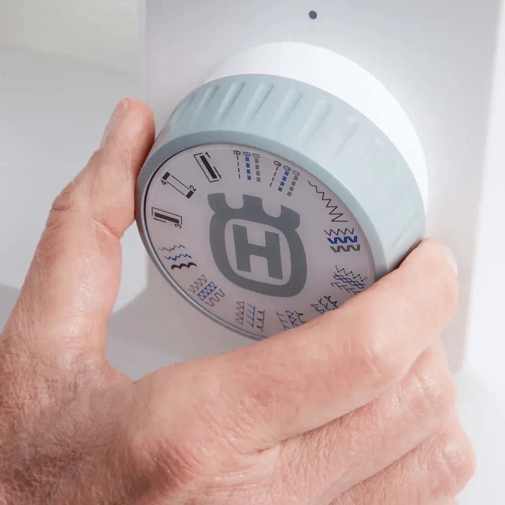 Pfaff Sewing Machines HUSQVARNA® VIKING® ONYX™ 15 Sewing Machine