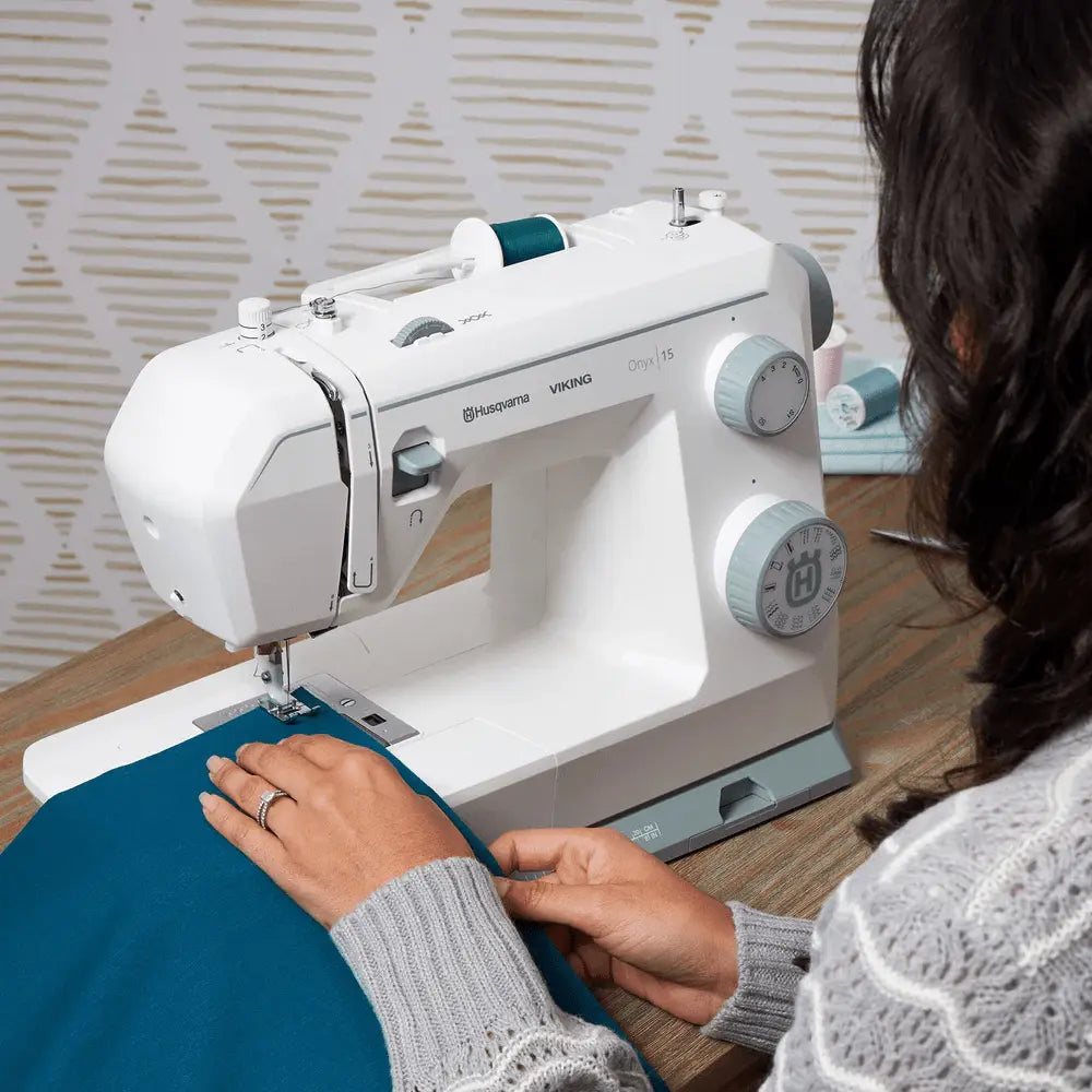 Pfaff Sewing Machines HUSQVARNA® VIKING® ONYX™ 15 Sewing Machine