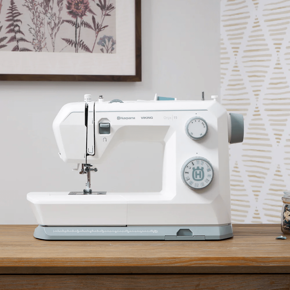Pfaff Sewing Machines HUSQVARNA® VIKING® ONYX™ 15 Sewing Machine
