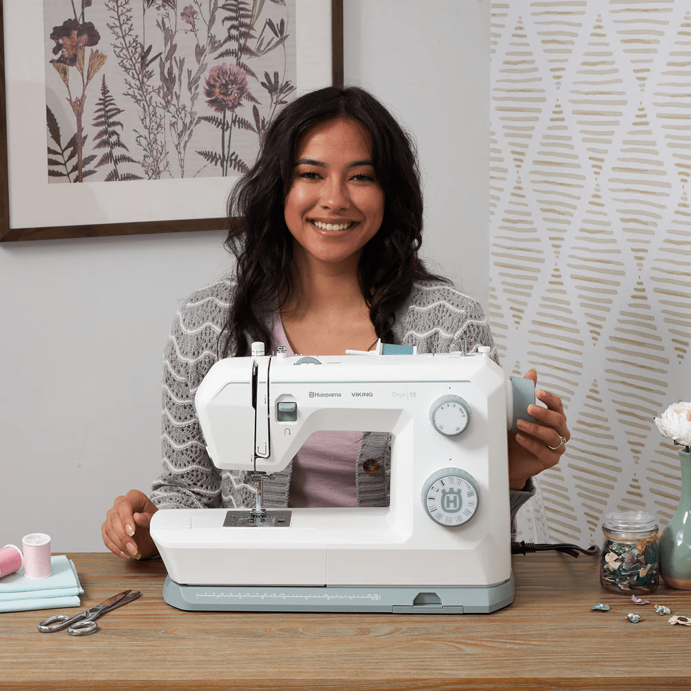 Pfaff Sewing Machines HUSQVARNA® VIKING® ONYX™ 15 Sewing Machine