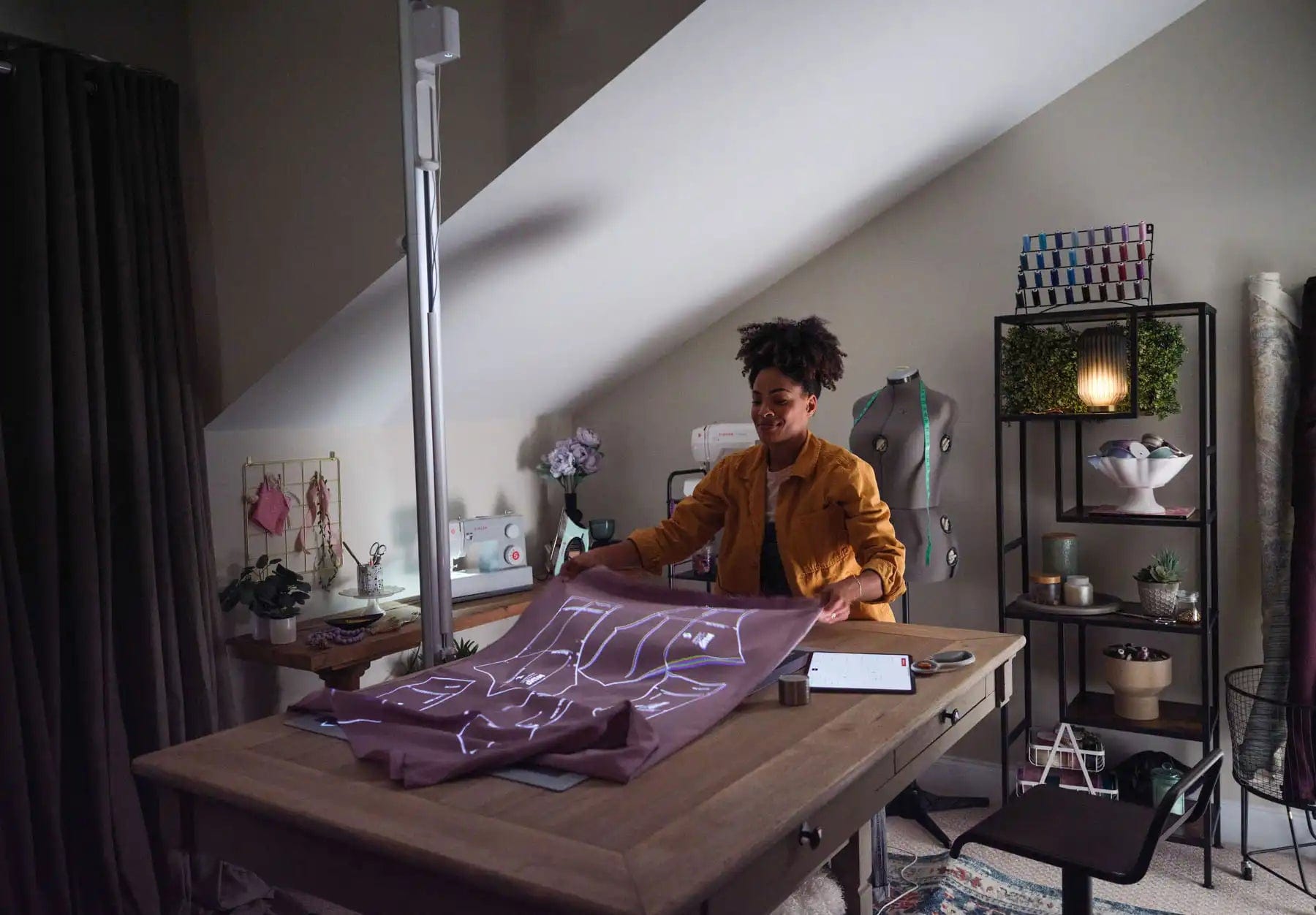 Sewingmachineoutlet Ditto Pattern Projector: Say Goodbye to Paper Patterns