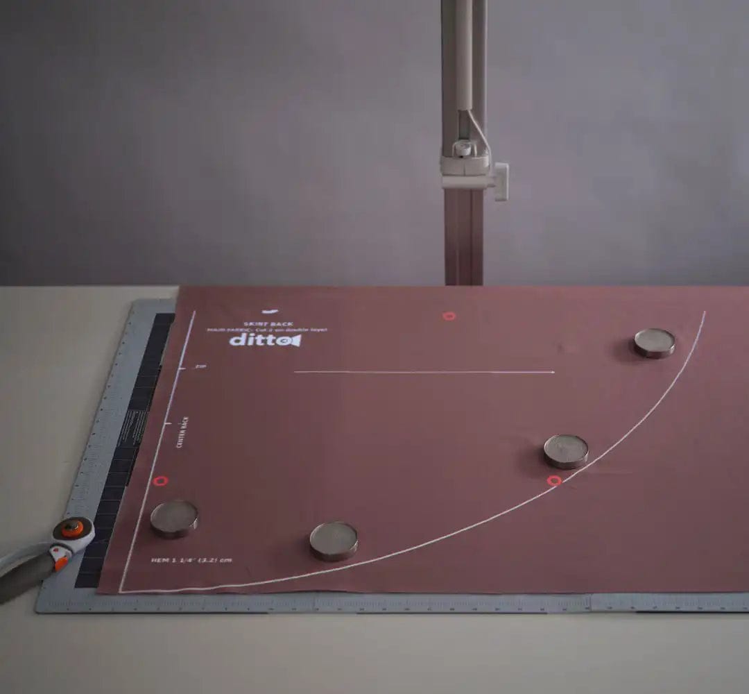 Sewingmachineoutlet Ditto Pattern Projector: Say Goodbye to Paper Patterns