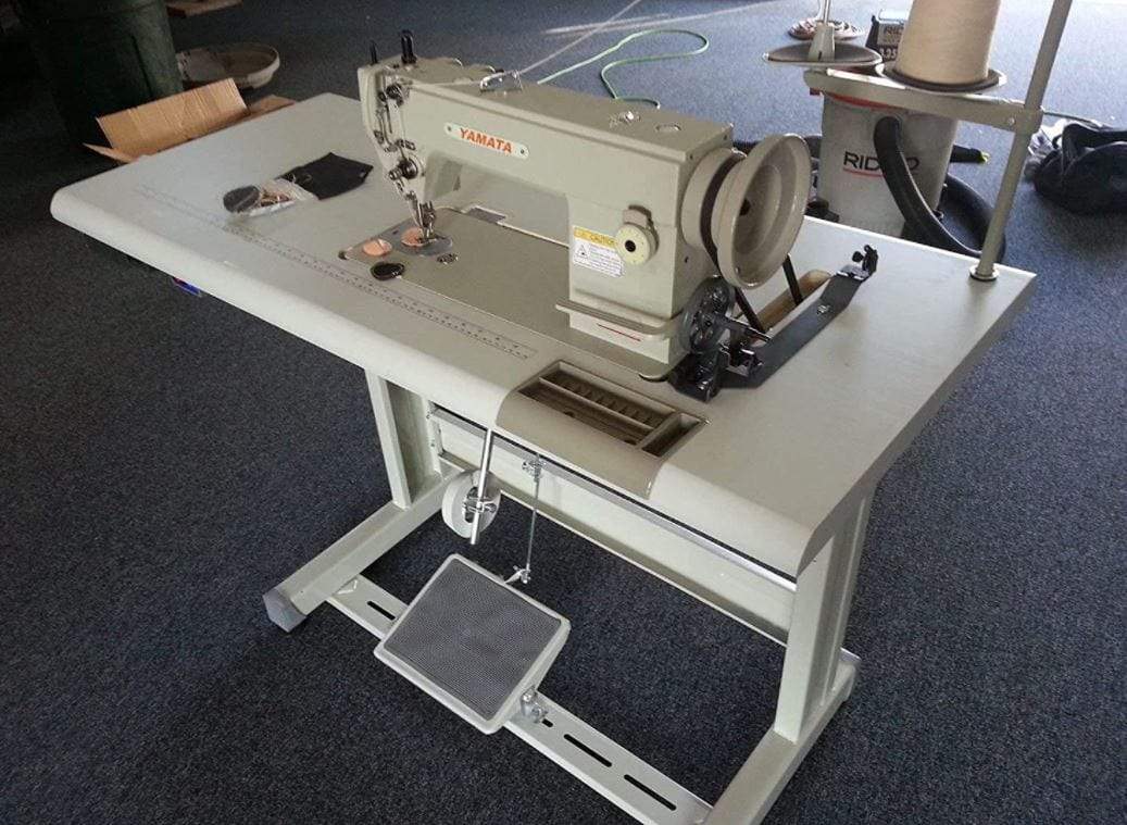 Yamata Lockstitch Machines Yamata FY5318 Walking Foot Lockstitch Upholstery Leather Sewing Machine Servo Motor,Table.Assembly Required