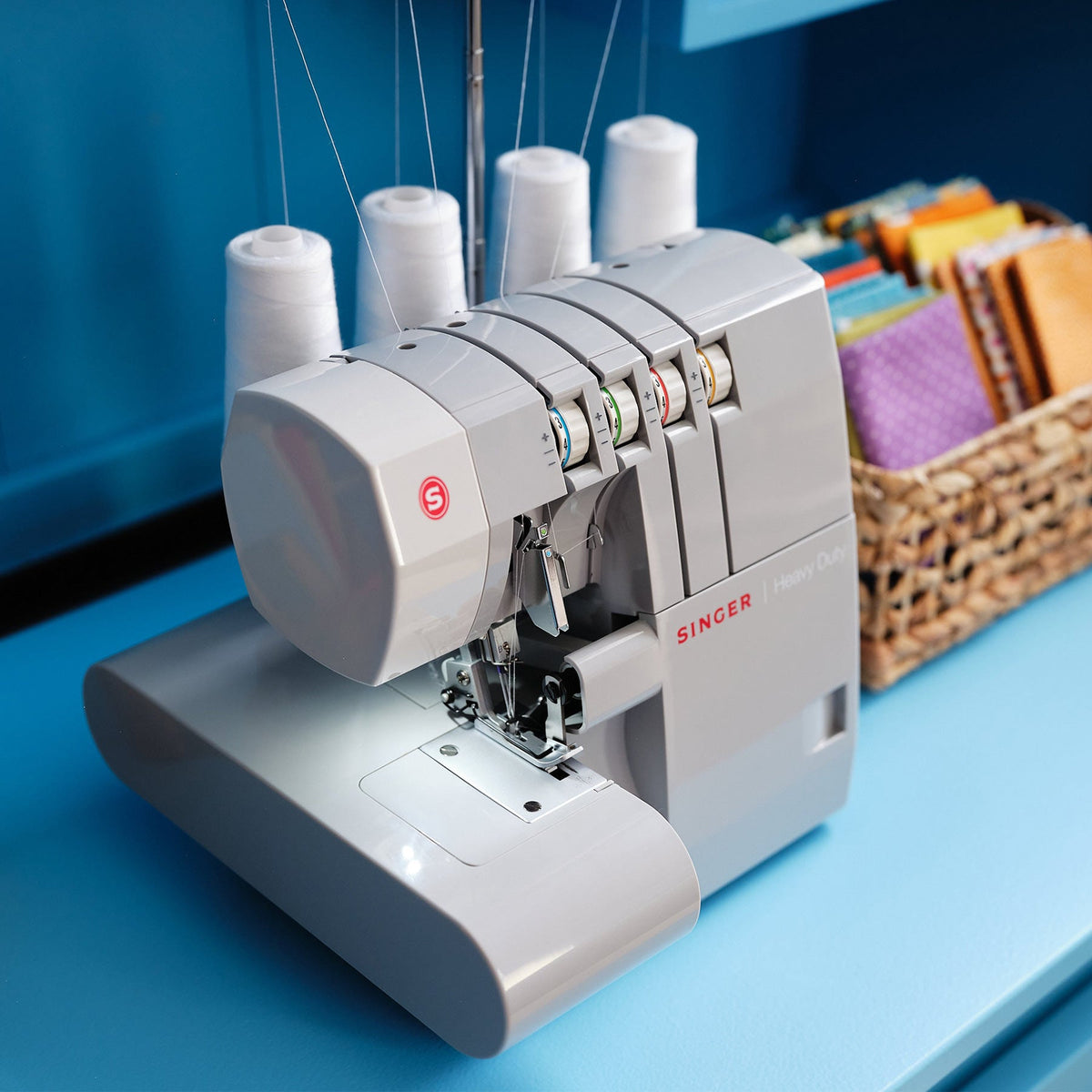 SINGER 14HD854 Heavy Duty Serger - official product image 2