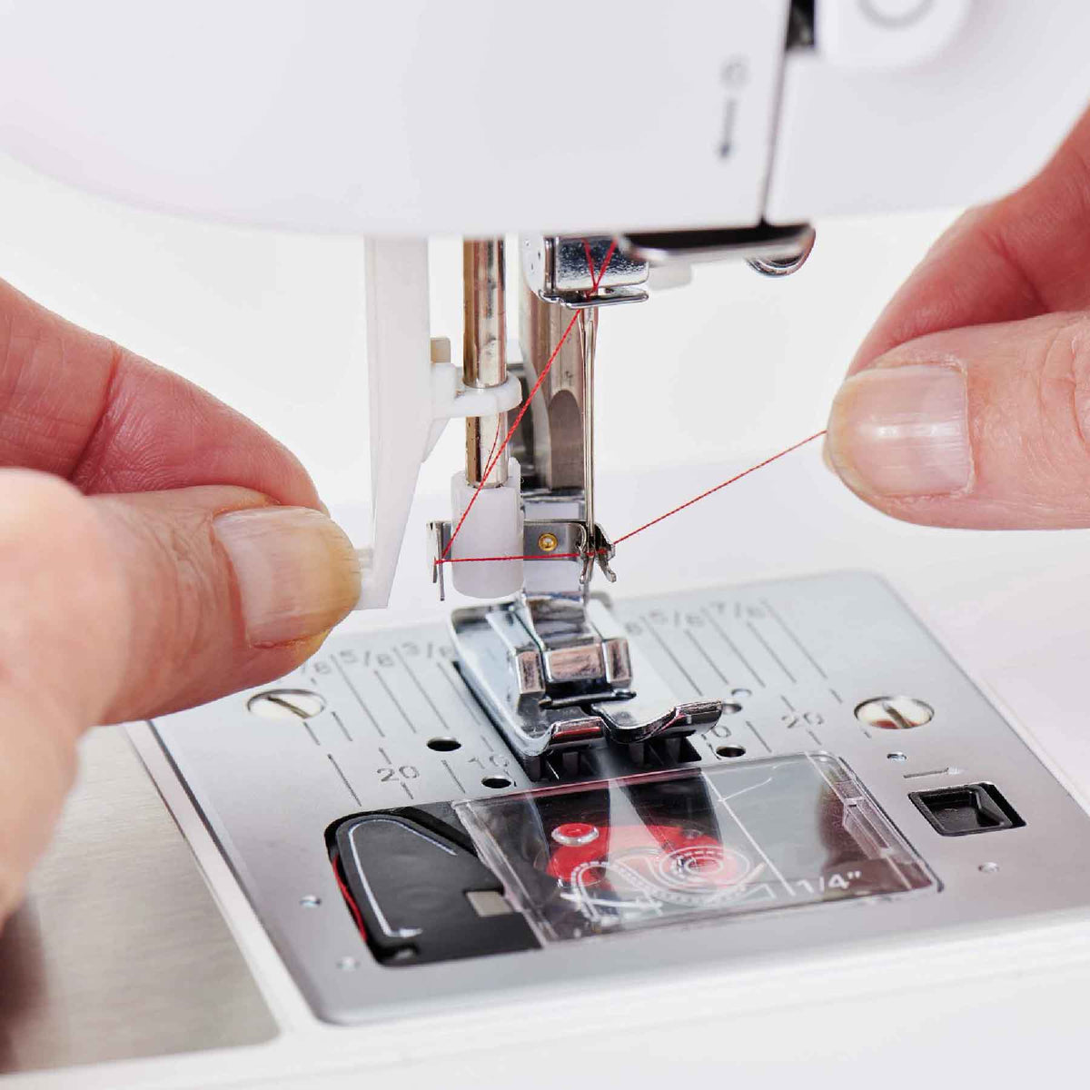 SINGER Elite CE677 Sewing Machine - official product image 3