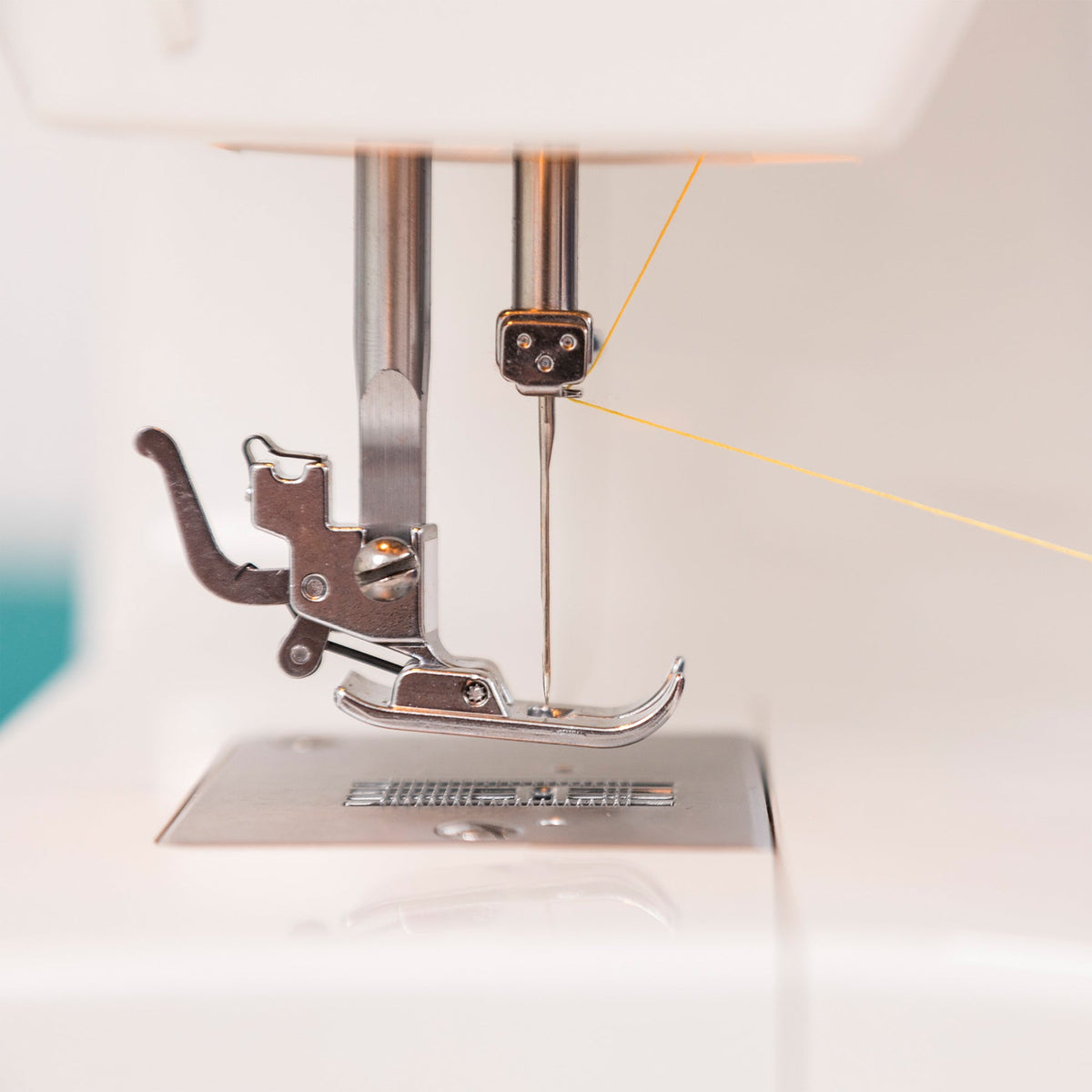 SINGER Tradition 2259 Sewing Machine - official product image 4
