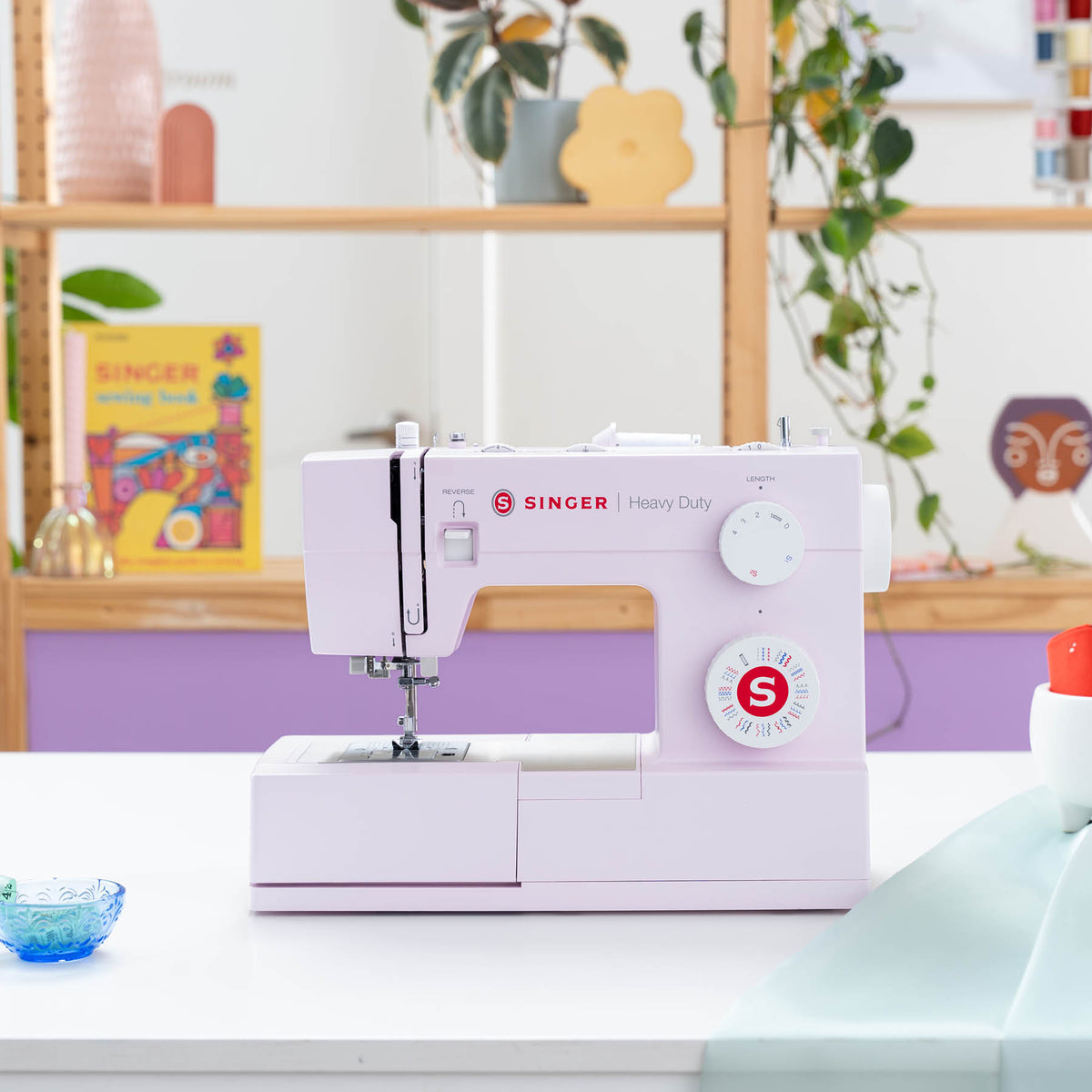 SINGER Heavy Duty 4452 Rosewater Pink Sewing Machine - official product image 6