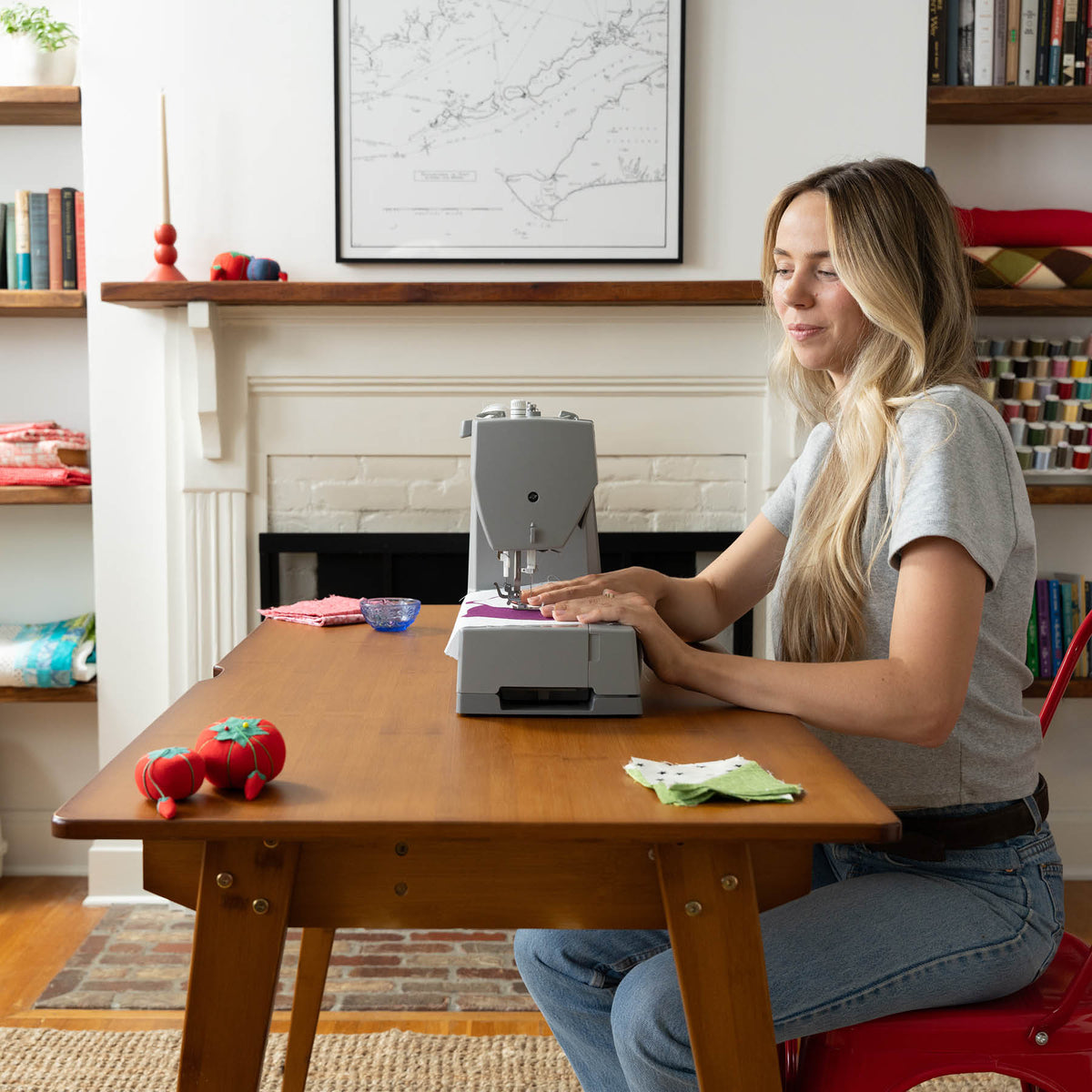 SINGER Heavy Duty 6600C Computerized Sewing Machine - official product image 2