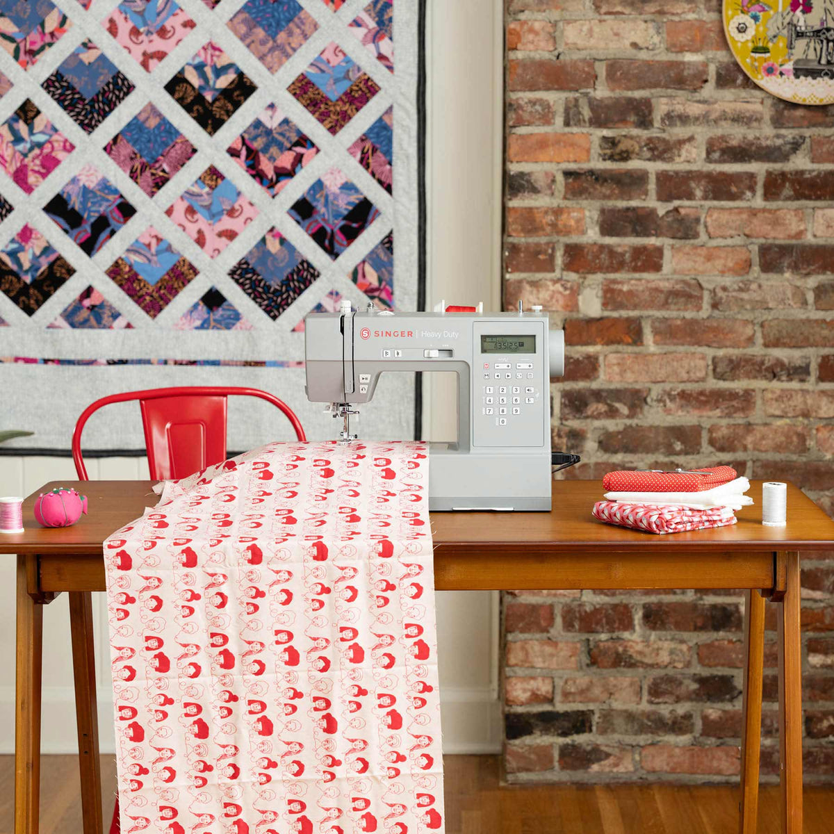 SINGER Heavy Duty 6700C Computerized Sewing Machine - official product image 3