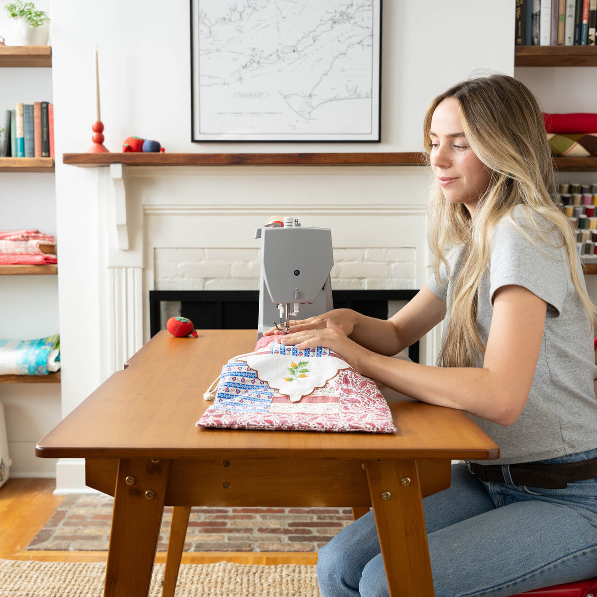 SINGER Heavy Duty 6700C Computerized Sewing Machine - official product image 2