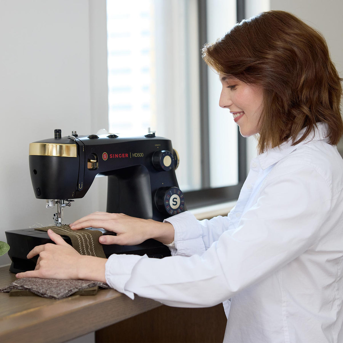 SINGER HD500 Classic Black Sewing Machine & Hard Carrying Case Bundle - official product image 8
