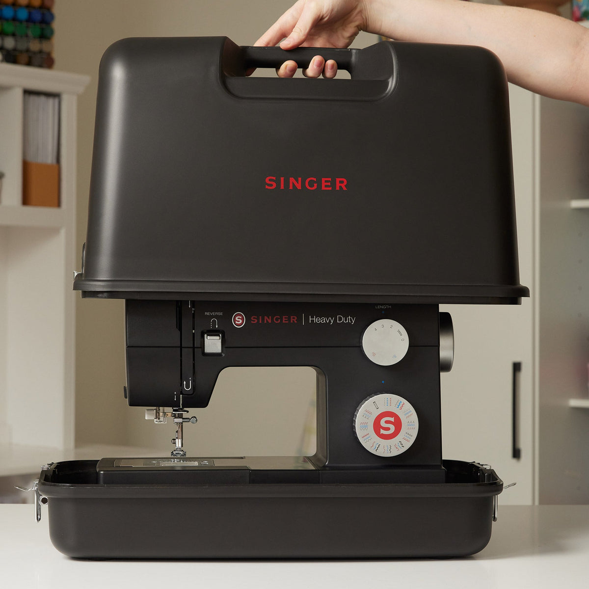 SINGER Heavy Duty 4432 Black Sewing Machine & Black Universal Hard Case Bundle - official product image 2