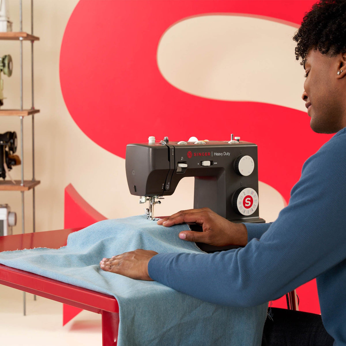 SINGER Heavy Duty 4532 Next Evolution Charcoal Sewing Machine & Hard Case Bundle - official product image 7