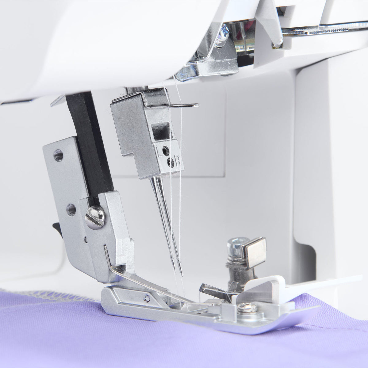 SINGER S0600 Serger - official product image 8