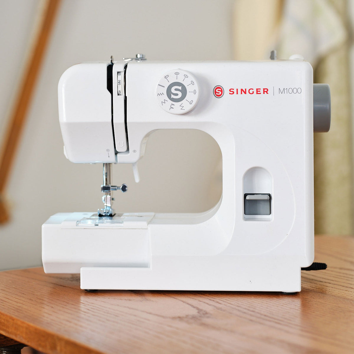 SINGER M1000 Mending Machine - official product image 7