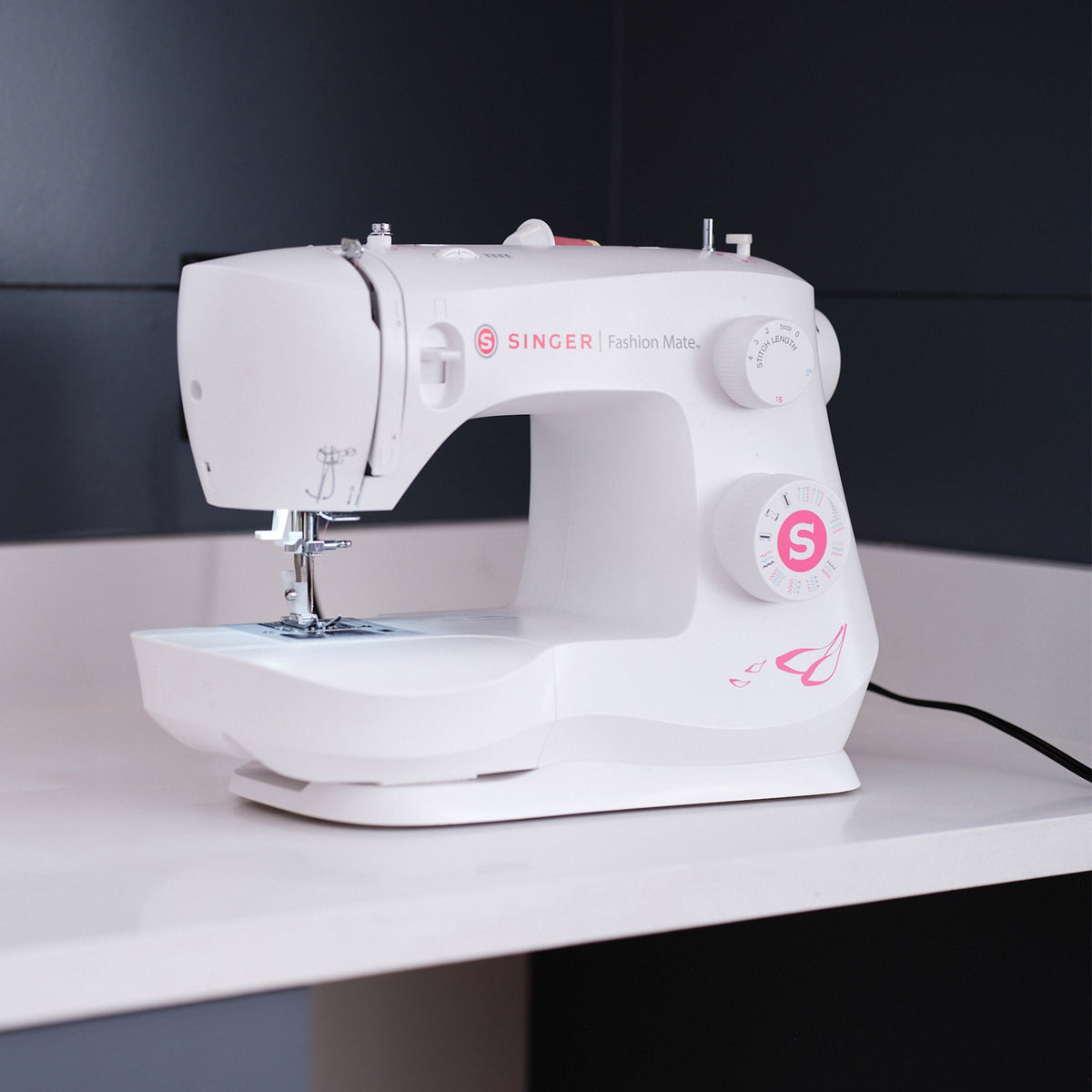 SINGER Fashion Mate 3333 Sewing Machine - official product image 7