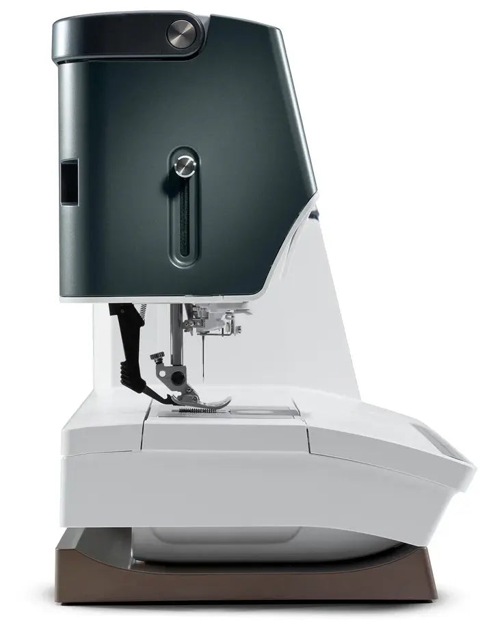 PFAFF® creative expression™ 750 Sewing and Embroidery Machine Pfaff