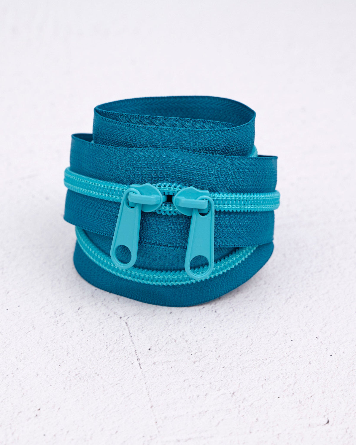 Renaissance Ribbons Aquamarine 30-inch zipper RRZIP30-601