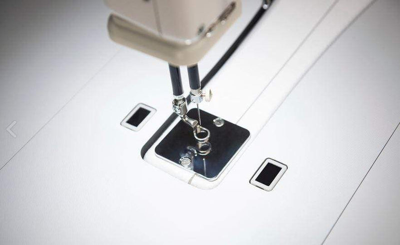 Handi Quilter Longarm Machines Handi Quilter Capri 18 with HQ InSight Stitch Regulation Table